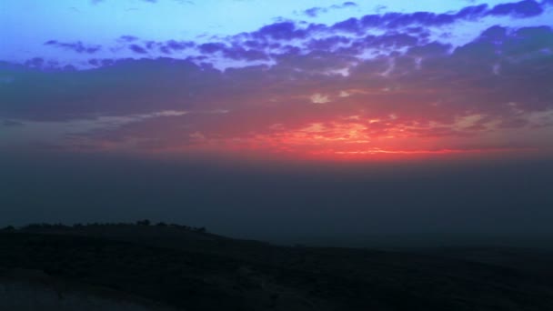 Stock Footage of a bright, cloudy sunset in Israel. — Stock Video
