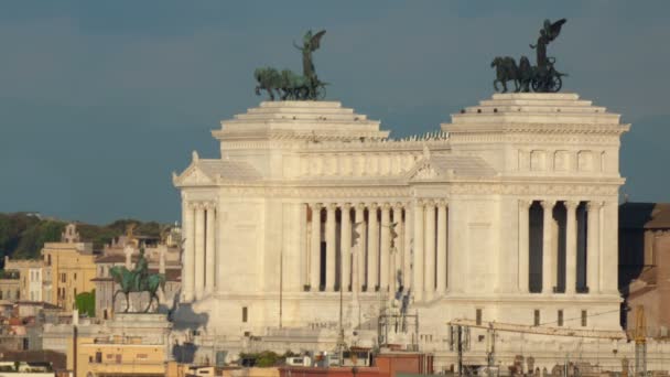 Vittoriano y Santa Andrea della Valle — Vídeo de stock