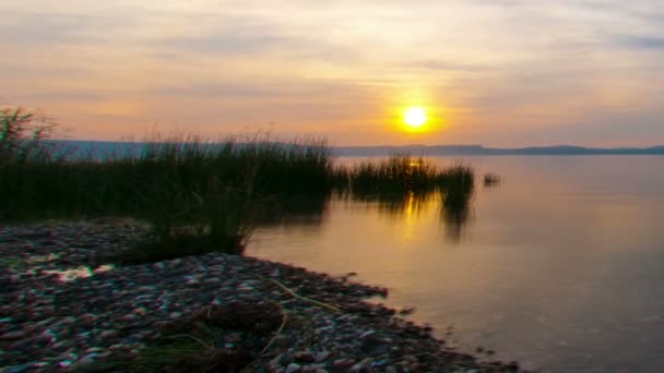 Panning shot di Tracking time lapse del Mare di Galilea al tramonto — Video Stock