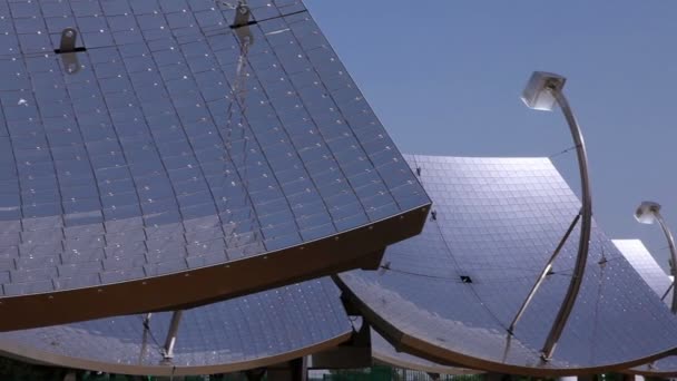 Güneş panelleri, Zenith güneş Santrali — Stok video