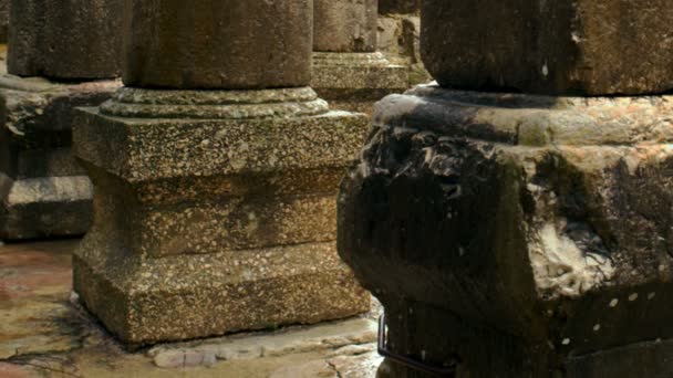 Panorama de columnas en Bar 'am filmadas en Israel — Vídeos de Stock