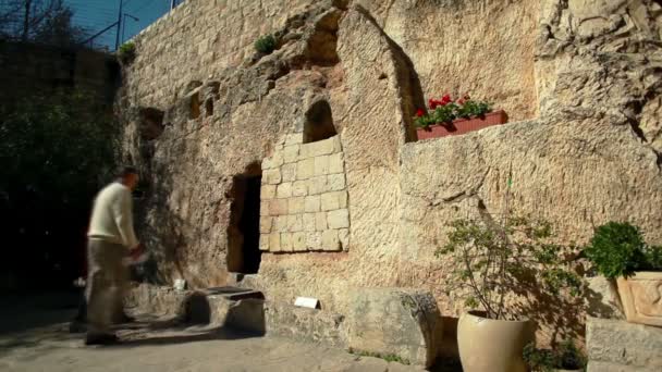 Туристы у гробницы в Израиле . — стоковое видео