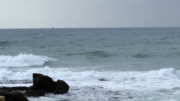 在该撒利亚的以色列海岸线 — 图库视频影像