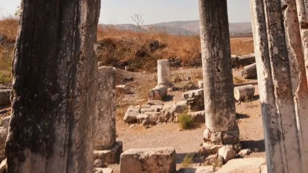 Ruinerna på berget Arbel, Israel. — Stockvideo