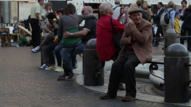 Roma'daki Piazza Navona turistler, İtalya.