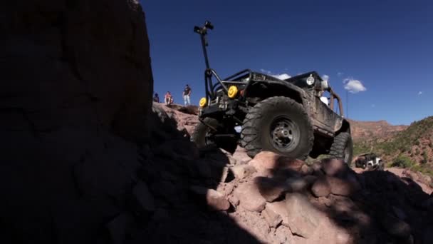 Jeep začátek řídit až velký — Stock video