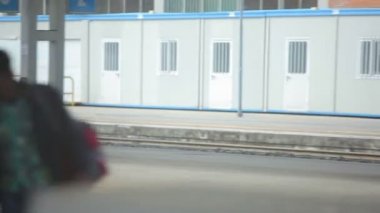 İnşaat yakınındaki tren platformu İtalya.