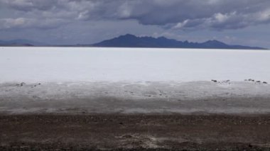 Utah çölünde Bonneville Salt Flats.