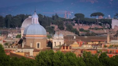 Roma'da renkli binalar