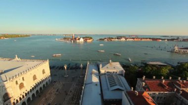 San Giorgio Maggiori Adası'na üzerinde seyir