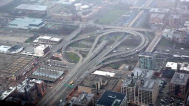 Chicago'da gün boyunca trafik.