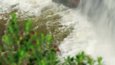 Tahana Şelalesi'nin dibi