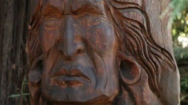 Kızılderili heykel oyma