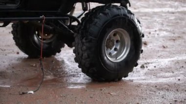 iniş takımı ve Moab bir jeep lastikleri