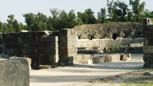 Ruined walls at Beit She'an shot in Israel — Stock Video