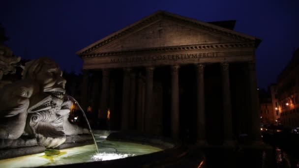 Trevi-kút és a Pantheon, az éjszakai. — Stock videók