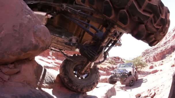 Två jeepar parkerade i Moab — Stockvideo