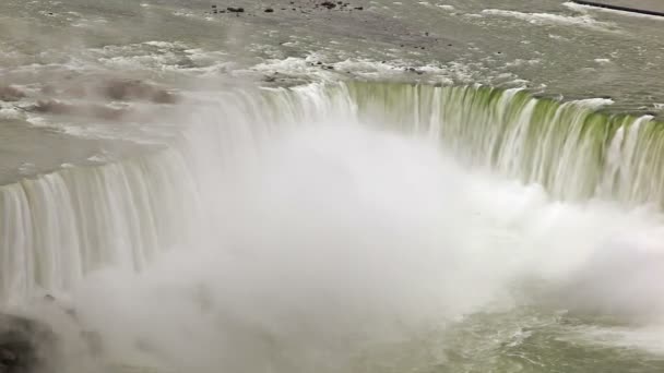 Horseshoe falls pokryta mraky — Stock video