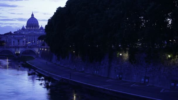 Passerelle jusqu'à San Pietro — Video