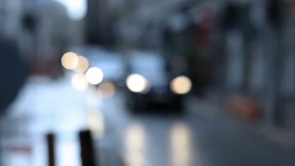 Vue statique floue de voitures en approche dans Copenhague, Danemark 