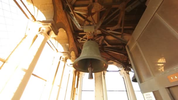 The Bell Inside St. Marks Tower en Venecia, Italia — Vídeos de Stock