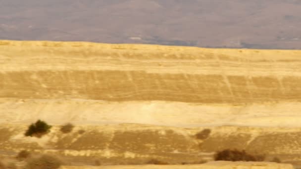 Royalty δωρεάν πλάνα βίντεο πανόραμα του ένα έρημο τοπίο πυροβόλησε στο Ισραήλ κόκκινο — Αρχείο Βίντεο