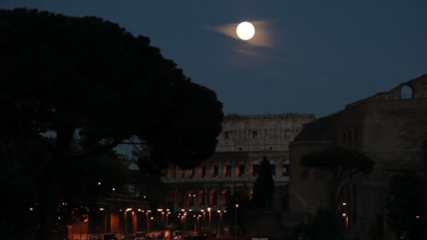 Luna piena sul Colosseo Romano — Video Stock