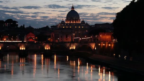 San Pietro na cidade do Vaticano ao pôr do sol — Vídeo de Stock