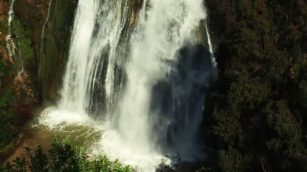 Tahana 瀑布附近过道 — 图库视频影像