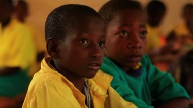 İşlem okuyan çocuklar Kenya, sınıftaki