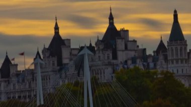 Londra 'daki Victoria Embankment