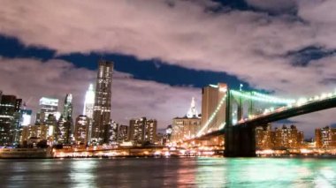 Brooklyn Köprüsü ve manzarası