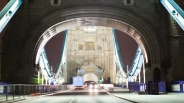 Tower Bridge İngiltere'de hızlandırılmış