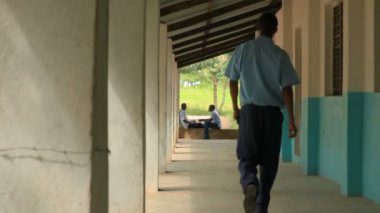 Kenya okulda okuyan çocuklar.