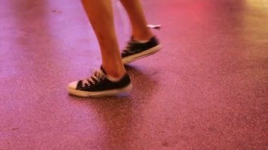 Kadın dansçı pratik