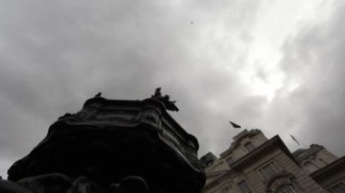 Piccadilly Circus Londra Eros heykeli