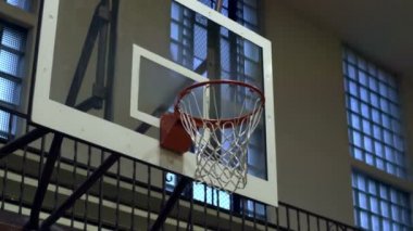 Bir tamamlanmış basketbol çekim yakın çekim.