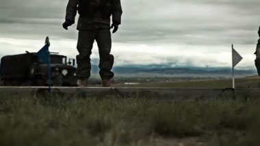 Yeşil bereliler egzersizleri yukarı itin yapıyor