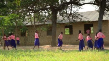 Çocuklar Dersler arasında biraz dinlen 