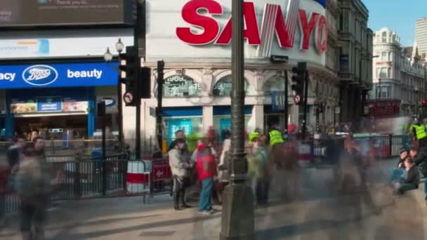 Piccadilly Circus belebte Straße — Stockvideo