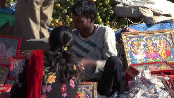 Mercado na aldeia nepalesa — Vídeo de Stock