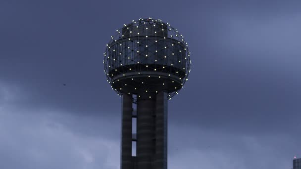 Reunion Tower i Dallas — Stockvideo