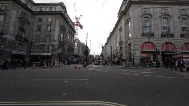 A busy street in London — Stock Video