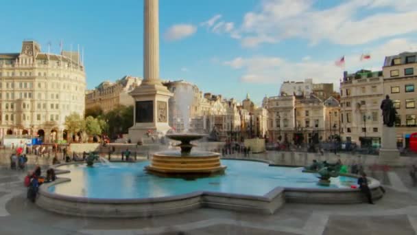 Trafalgar Square i London. — Stockvideo