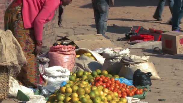 Markt im nepali dorf — Stockvideo