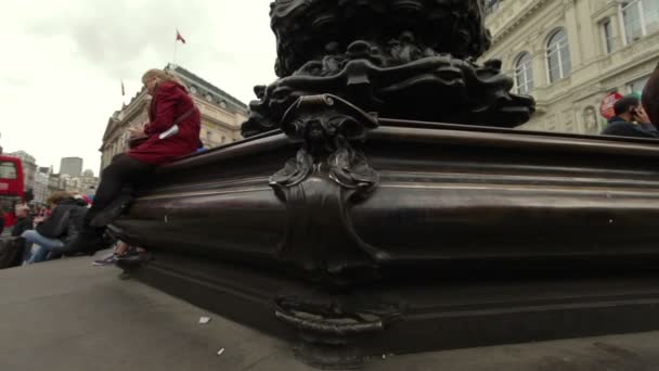 Piccadilly Circus trafikerad gata — Stockvideo