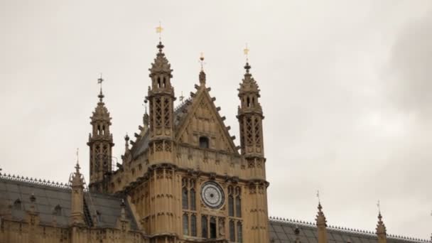 Palacio de Westminster en Londres — Vídeo de stock