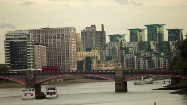 Lambeth bridge v Londýně — Stock video
