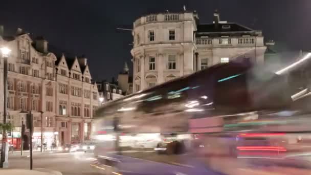 Panning time-lapse of traffic at Charing Cross in London. — Stock Video