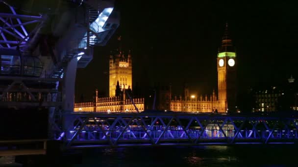 Londýnské oko s Westminster a Big Ben — Stock video